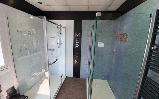 04 - Hickman Supplies Bathroom Showroom - Merlyn Shower Enclosures